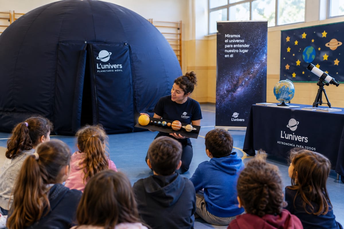 Planetario móvil en el aula
