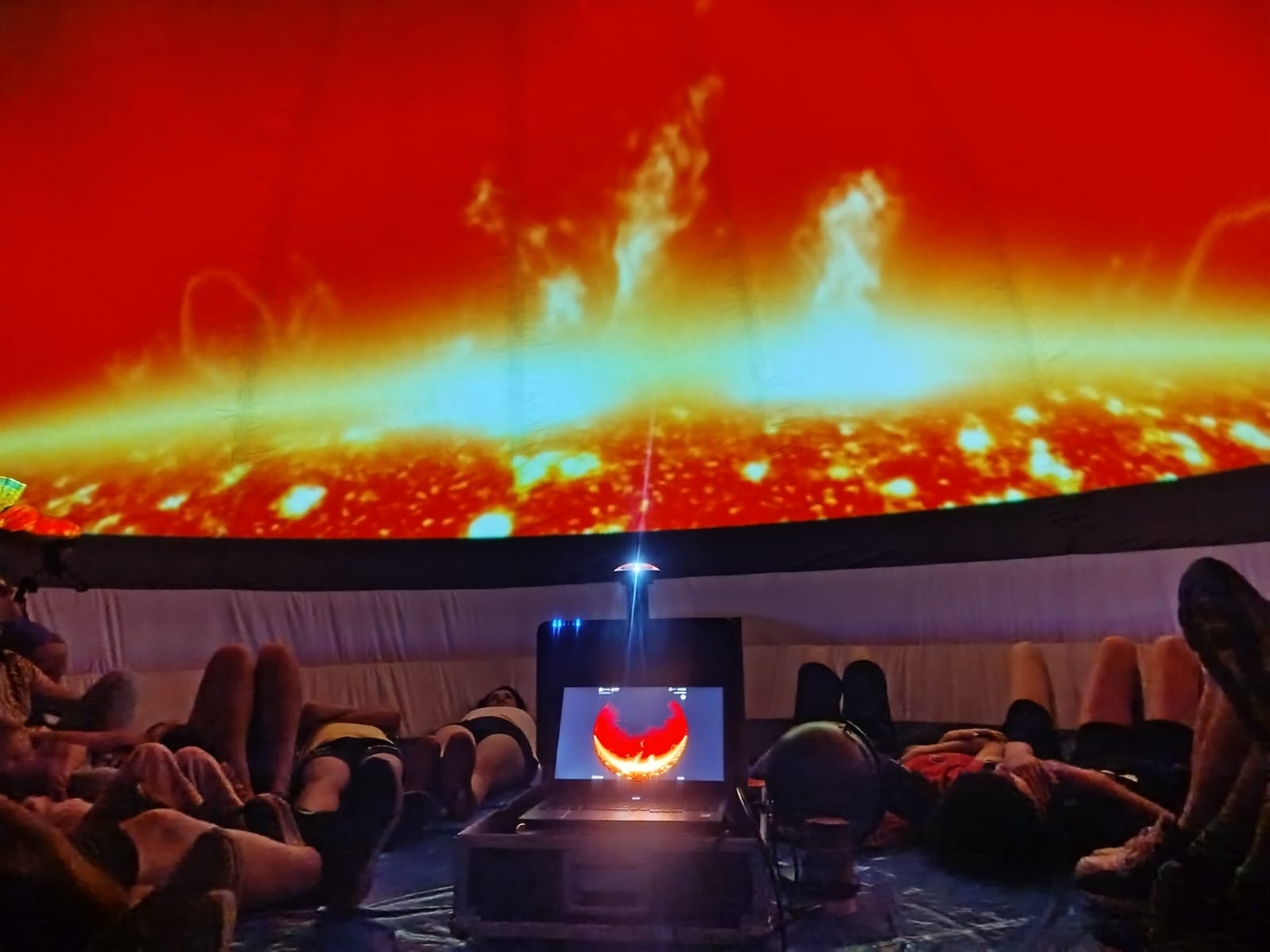 Planetario móvil en Almonacid de la Cuba (Zaragoza)